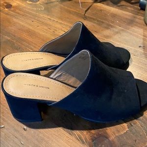 Wide width Black slides